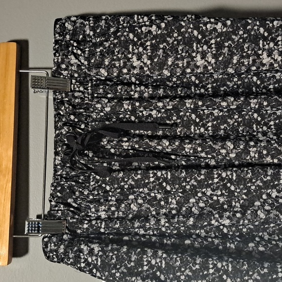 Lululemon jet crop, size small - Picture 3 of 8